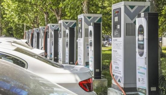 汽車充電樁加盟利潤分析，輕松實(shí)現(xiàn)財(cái)富夢想